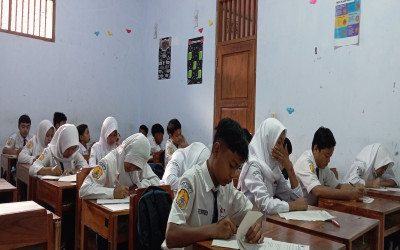 Ulangan Bersama Tengah Semester Gasal 2024/2025